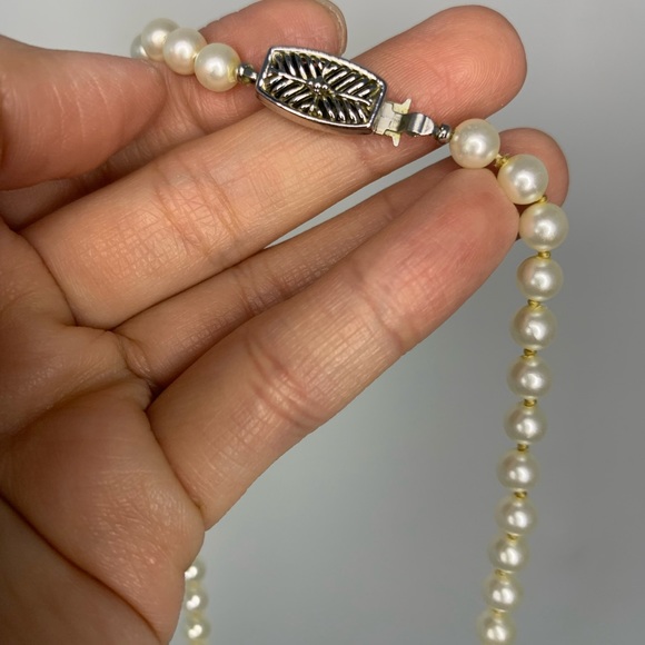 Vintage String Pearls - Picture 3 of 5